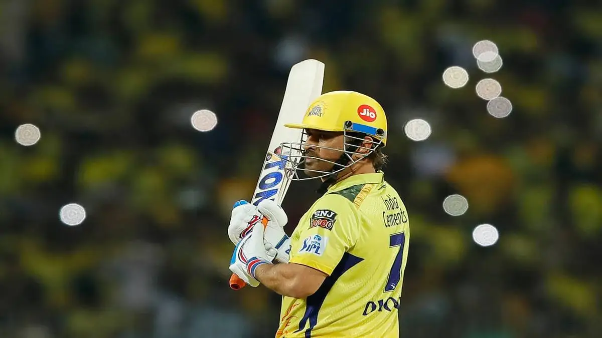 IPL 2025 के लिए CSK ने गायकवाड़ और जडेजा को रिटेन किया, धोनी को लेकर बड़ा फैसला, कई प्रमुख खिलाड़ियों को किया बाहर