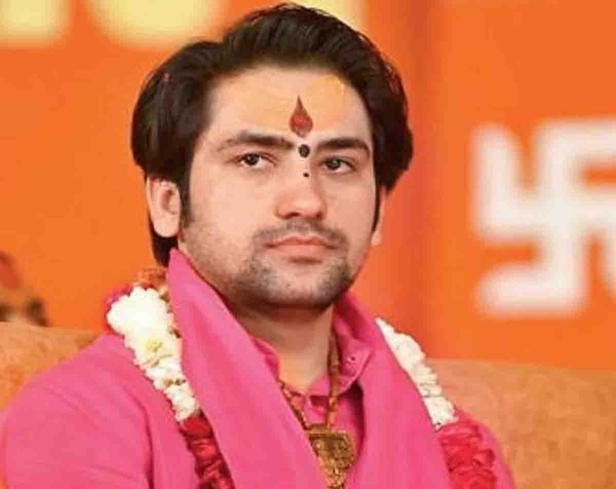 छतरपुर बागेश्वर धाम हादसा: दीवार गिरने से महिला श्रद्धालु की मौत, 10 से अधिक घायल