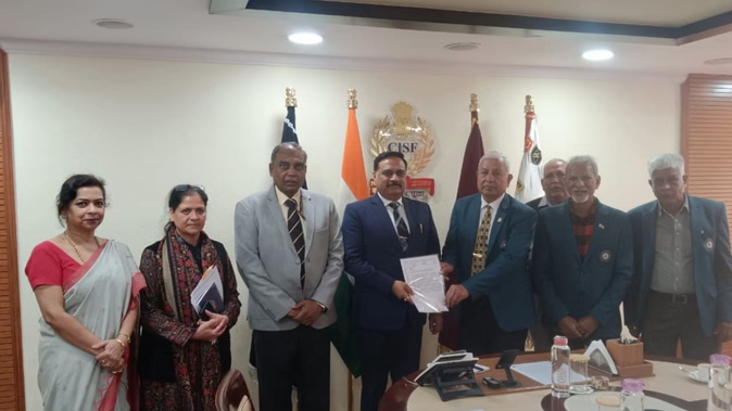 CISF रिटायर्ड कर्मी अब मदिरा ले सकेंगे, जवान चाहते हैं 30 दिनों की छुट्टी और इनकैशमेंट.