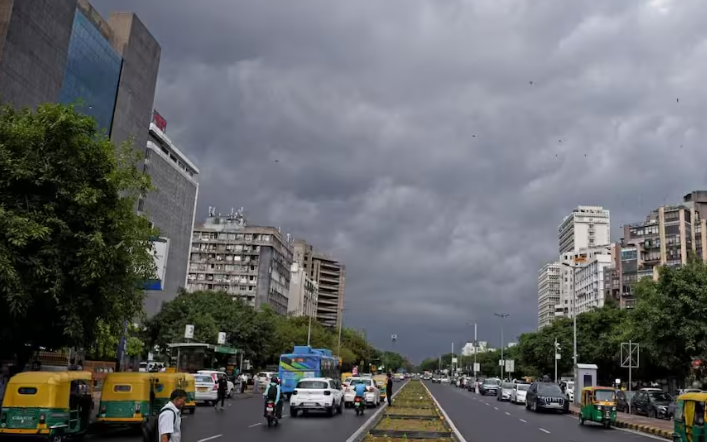 दिल्ली में आज भी बारिश के आसार, 7 दिन तक तापमान में नहीं होगा बड़ा बदलाव; IMD का येलो अलर्ट