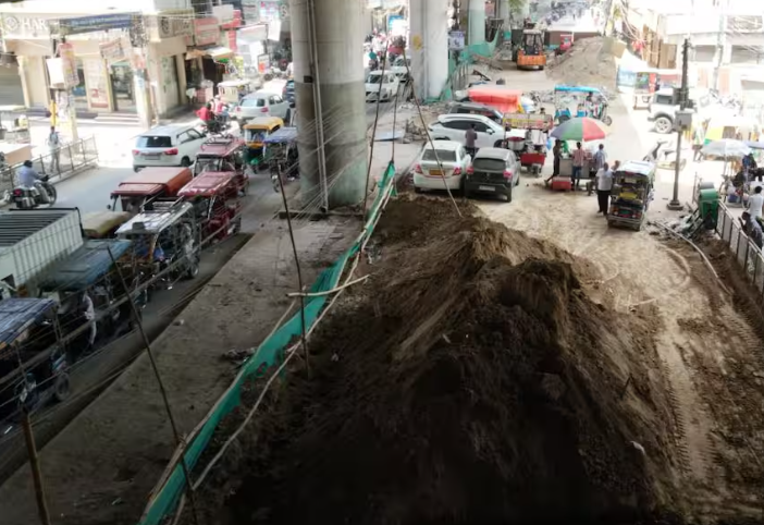 दिल्ली के नवादा में ट्रैफिक से नहीं मिलेगी राहत! सीवर मरम्मत अधूरी, 15 जुलाई तक डायवर्जन जारी
