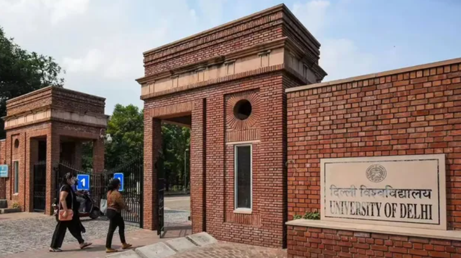 DU SOL Admission 2026: यूजी-पीजी दाखिले शुरू, अब WhatsApp पर मिलेगी एडमिशन से जुड़ी हर अपडेट