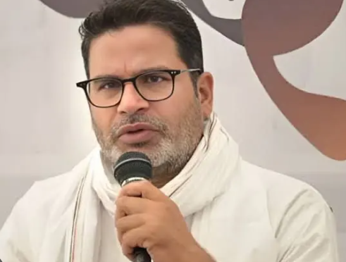 भरत तिवारी के परिवार से मुलाकात पर घिरे प्रशांत किशोर, विरोधियों ने लगाया जातीय राजनीति का आरोप