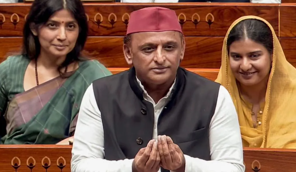 ‘जो लोग चढ़ावे की चोरी नहीं रोक पाए, वे पेपर लीक कैसे रोकेंगे?’ संसद में अखिलेश यादव का केंद्र सरकार पर हमला