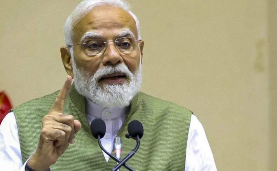 पीएम मोदी ने युवाओं को दी सलाह, बोले- शॉर्टकट से बचें और ऑटोबायोग्राफी जरूर पढ़ें