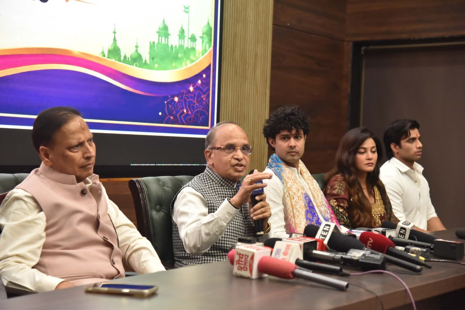 रणबीर कपूर की ‘रामायण’ पर श्री रामलीला महासंघ की चेतावनी, रिलीज से पहले फिल्म दिखाने की मांग