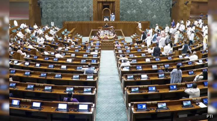 Parliament Monsoon Session: संसद में फिर आमने-सामने BJP-Congress, राहुल गांधी पर बरसे किरेन रिजिजू; अमित शाह के जवाब पर घमासान
