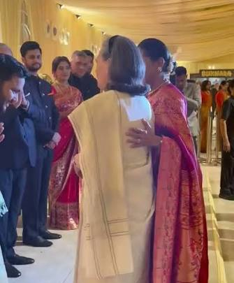 सुप्रिया सुले की बेटी के रिसेप्शन में दिखा सियासी मेलजोल, PM मोदी-राहुल गांधी-खड़गे की मुलाकात ने खींचा ध्यान