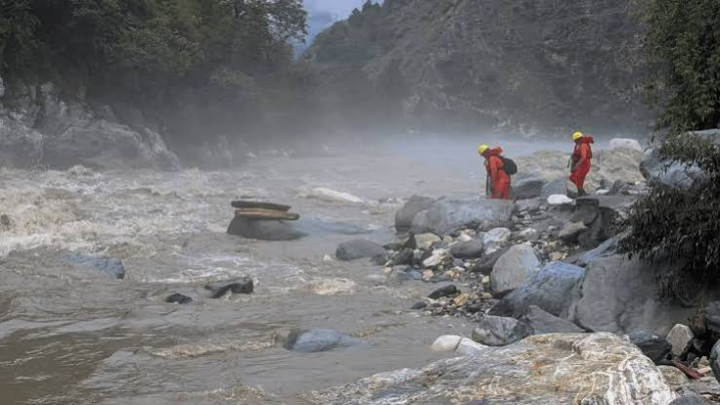 हिमाचल Rain Alert: 118 सड़कें बंद, 79 मौतें, 972 करोड़ का नुकसान