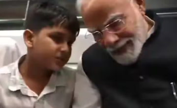 PM मोदी ने मेट्रो से किया सफर, SRCC के शताब्दी समारोह में हुए शामिल