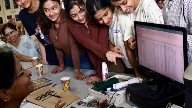 यूपी में असिस्टेंट प्रोफेसर के 1,936 पदों पर भर्ती, 8 सितंबर से आवेदन शुरू; नवंबर में होगी परीक्षा