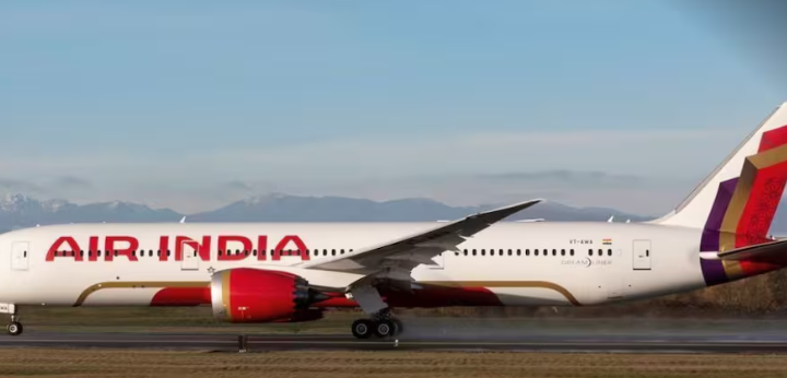 दिल्ली के होटल में Air India के पायलट की मौत, फ्लाइट से पहले बेहोशी की हालत में मिले; जांच जारी
