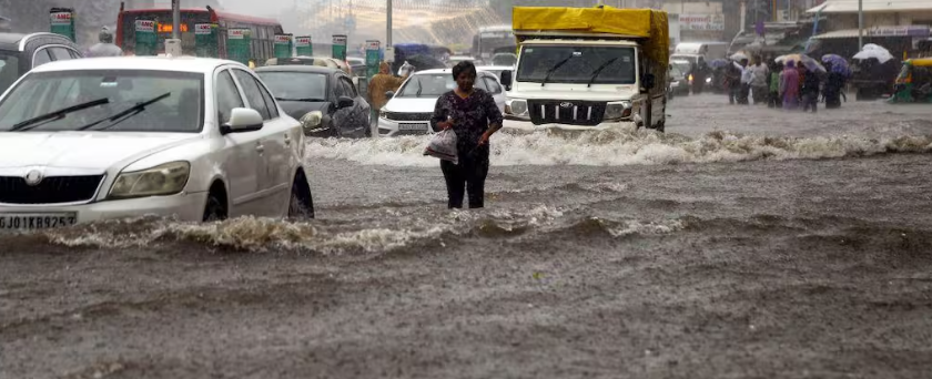 बारिश अलर्ट: दिल्ली समेत 16 राज्यों में बारिश की संभावना, कई जगह बदला मौसम