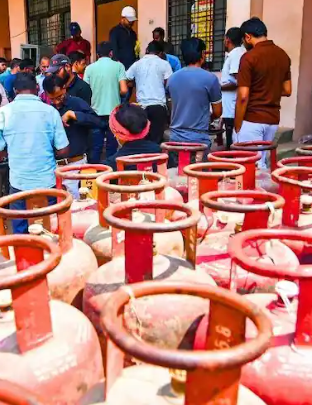 LPG ग्राहकों के लिए जरूरी खबर: 1 अक्टूबर से सब्सिडी के लिए आधार सत्यापन जरूरी