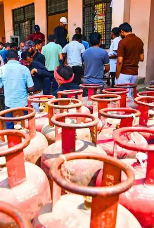 LPG ग्राहकों के लिए जरूरी खबर: 1 अक्टूबर से सब्सिडी के लिए आधार सत्यापन जरूरी