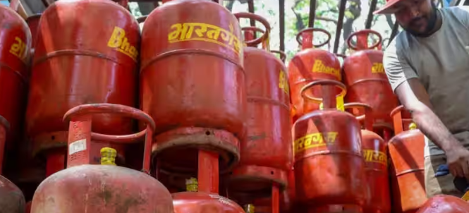 LPG Subsidy: 1 अक्टूबर से गैस सब्सिडी के लिए जरूरी होगा आधार ऑथेंटिकेशन, ऐसे करें e-KYC