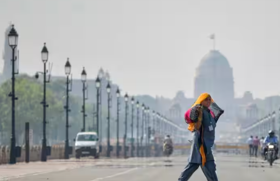 दिल्ली-NCR में बारिश का दौर खत्म, तेज धूप से बढ़ी गर्मी; 6 अक्टूबर तक मौसम रहेगा साफ