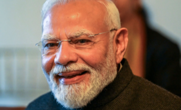 पीएम मोदी ने सार्वजनिक जीवन के 25 साल पूरे होने पर की पूजा, नेताओं ने दी बधाई