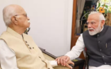 पीएम मोदी ने 25 साल पूरे होने पर लालकृष्ण आडवाणी से की मुलाकात, लिया आशीर्वाद