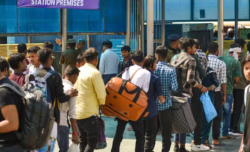 दिल्ली में प्रदर्शन के चलते कई ट्रेनें रद्द, हावड़ा और सियालदह राजधानी एक्सप्रेस भी प्रभावित