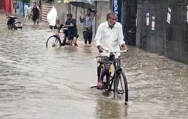 दिल्ली-UP समेत कई राज्यों में बारिश और आंधी का अलर्ट, तापमान में गिरावट के आसार