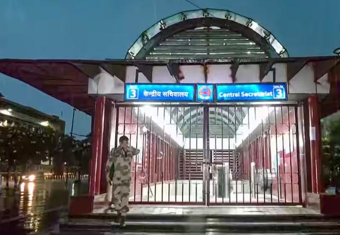 दिल्ली मेट्रो के 6 स्टेशनों को खोलने के फैसले पर बदला DMRC का रुख, सुरक्षा समीक्षा के बाद होगा निर्णय