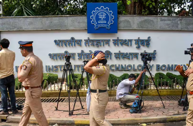 IIT बॉम्बे में काउंसलर के 30 पदों पर भर्ती, मिलेगी 1.60 लाख रुपये तक सैलरी, जानें आवेदन का तरीका